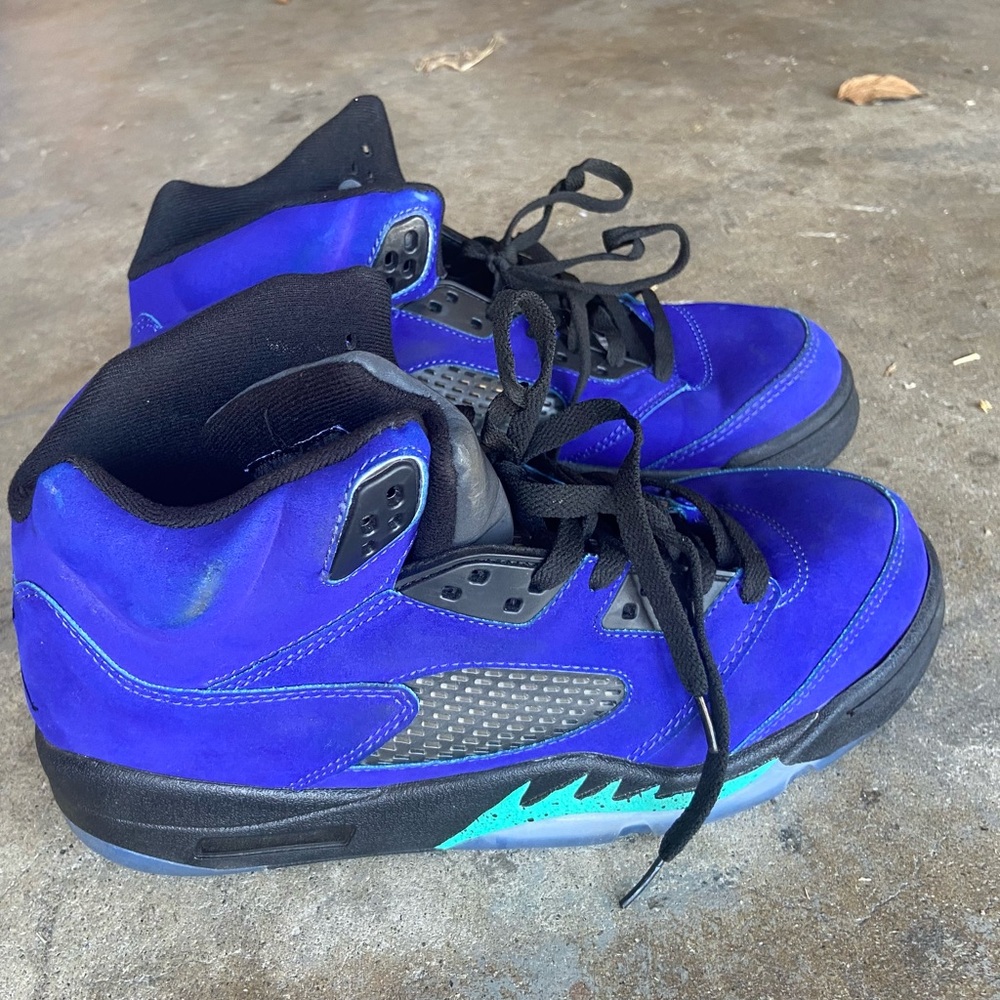 basketball shoes

Size : 8.5